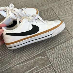 Women’s Nike Court Legacy shoe